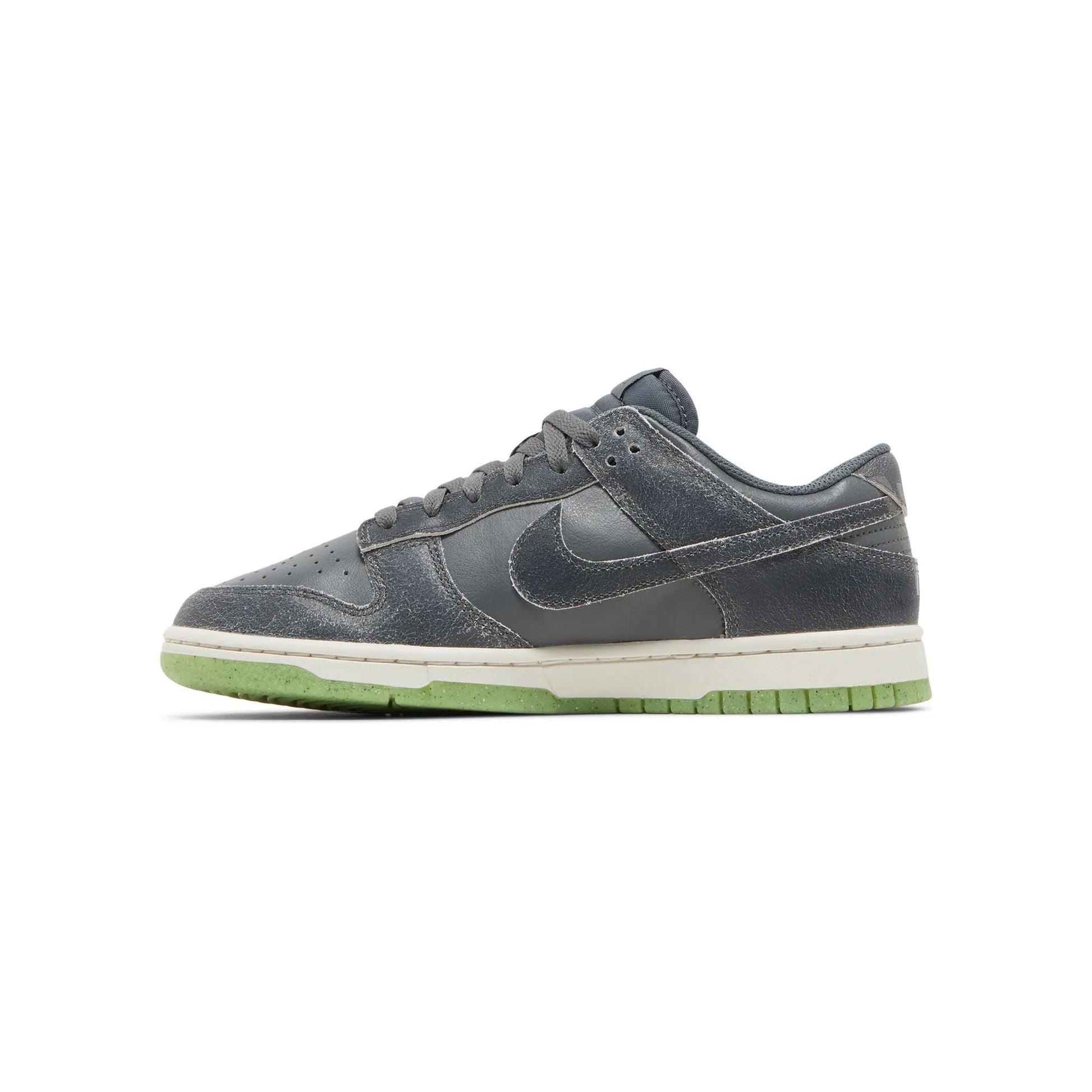 Nike Dunk Low PRM Halloween 2022 men view 2